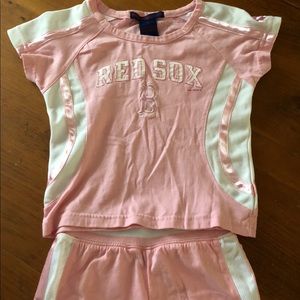 Red Sox T-shirt (sz5) and shorts (sz4)